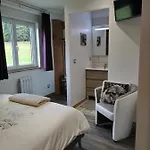 D'hotes Les Brimbelles Bed & Breakfast 3*